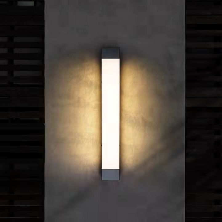 Linear Outdoor Wall Lamp