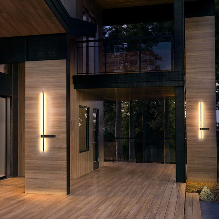 Outdoor Pillar Wall Light