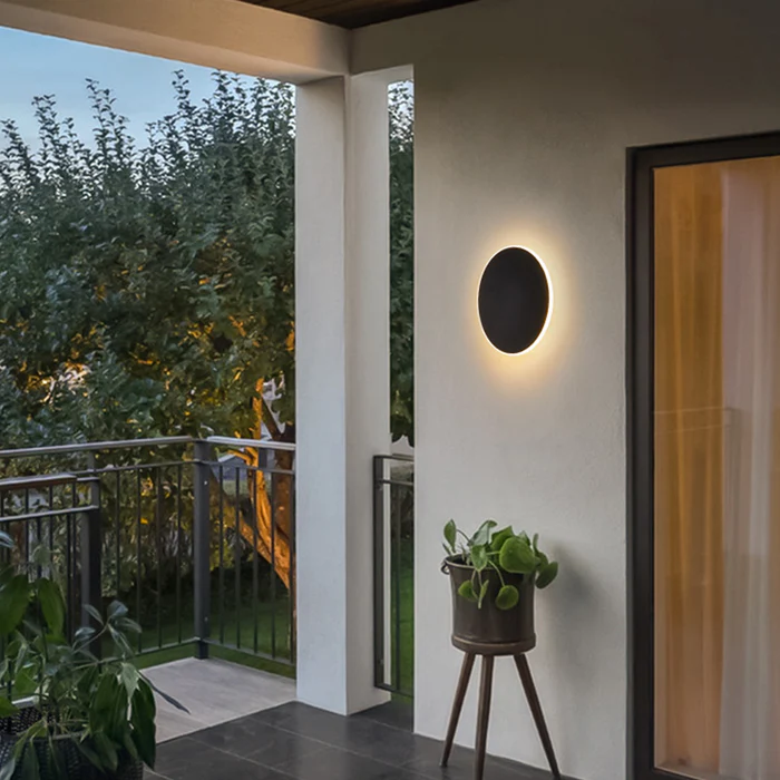 Minimalist Round Metal LED Outdoor Wall Light